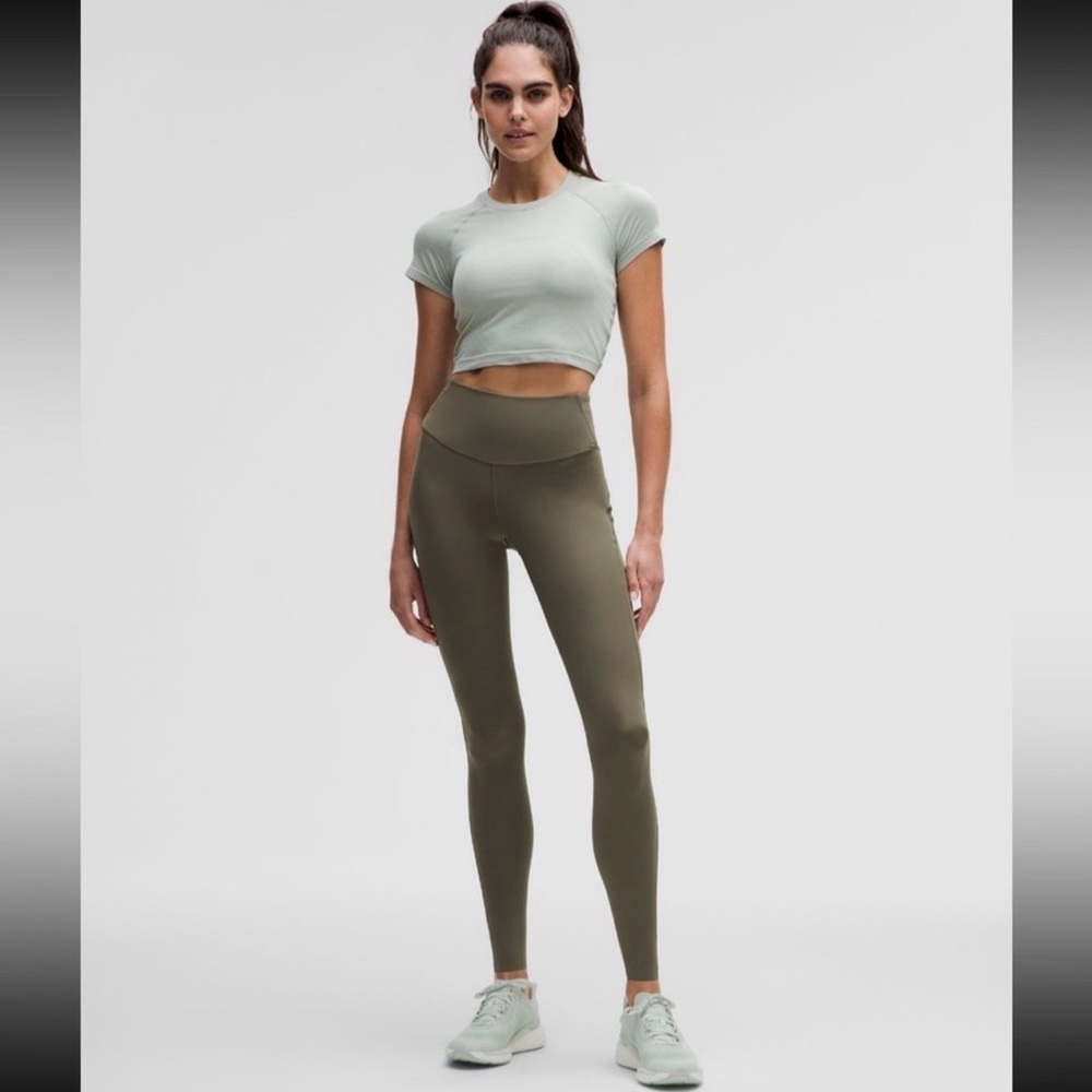 ✨ Lululemon Base Pace High-Rise Tight 28” Size 2 ✨